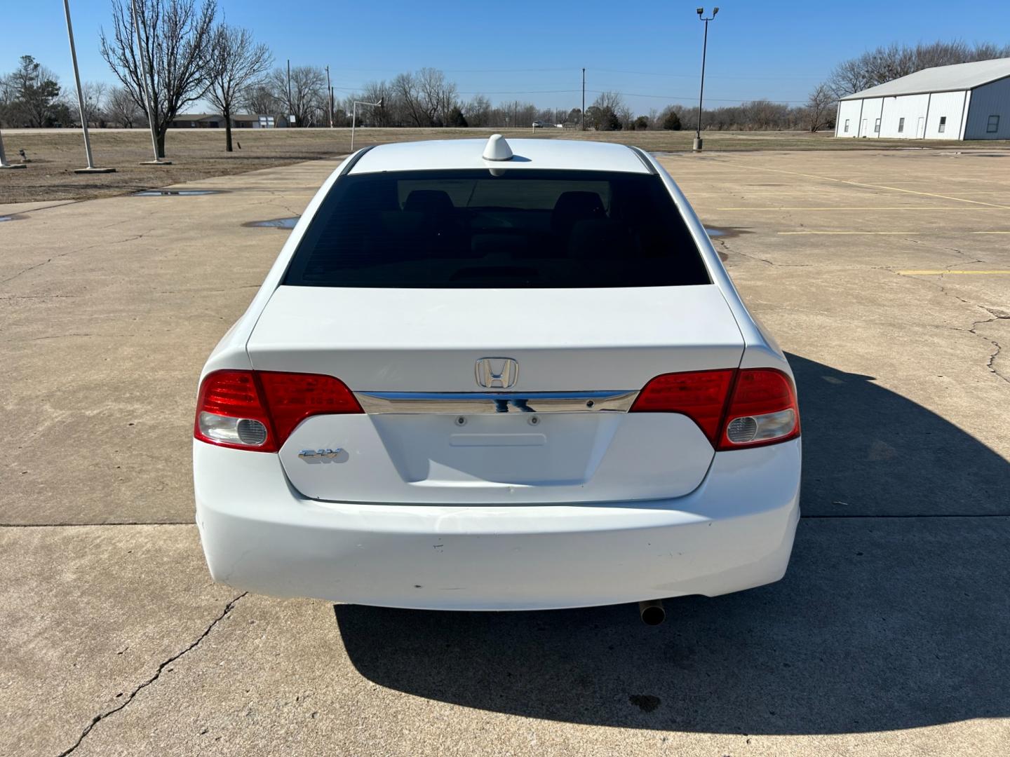 2011 White /Gray Honda Civic GX 5-Speed AT (19XFA4F54BE) with an 1.8L L4 SOHC 16V CNG engine, 5-Speed Automatic transmission, located at 17760 Hwy 62, Morris, OK, 74445, (918) 733-4887, 35.609104, -95.877060 - Photo#5